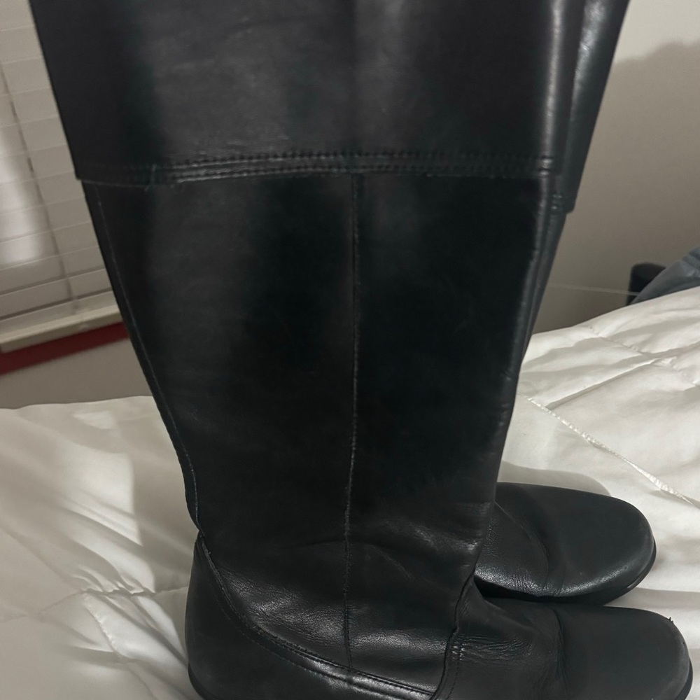Dansko leather tall calf black zippered boots 9 40 EU Made in Portugal low heel